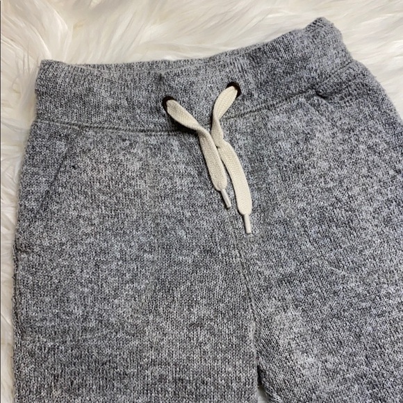 GAP baby boy joggers - 12-18 months - Picture 3 of 4